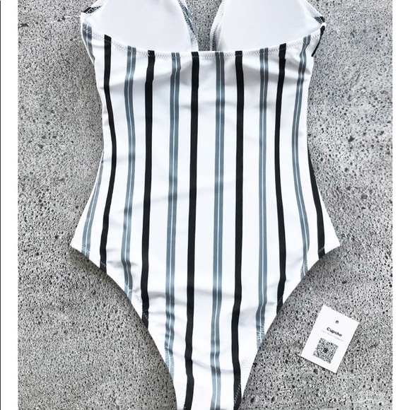 Stripe One-piece - Picture 3 of 5
